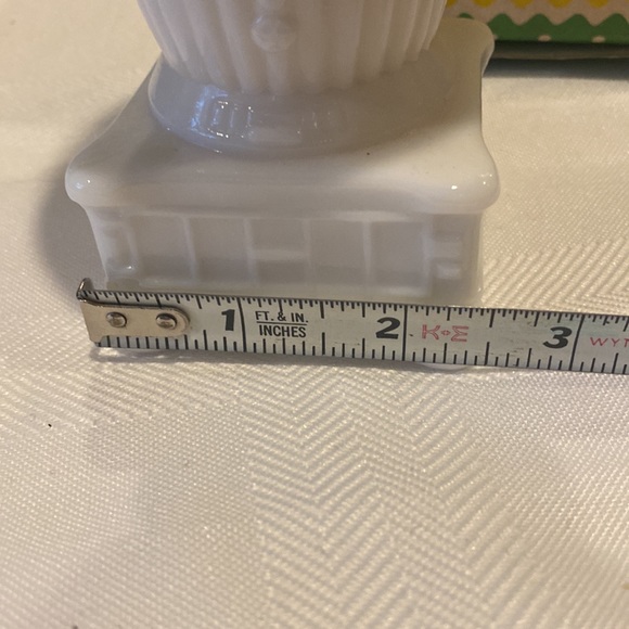 Avon Country Charm Perfume Bottle - Picture 7 of 7